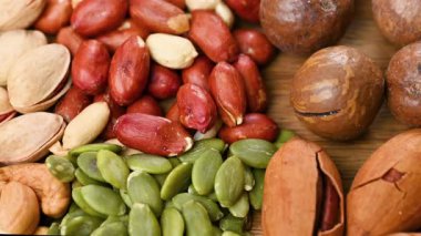 Fındık karışımının yakın çekim videosu.