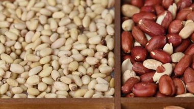 Fındık karışımının yakın çekim videosu.