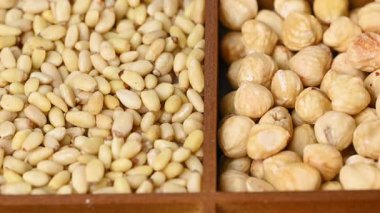 Fındık karışımının yakın çekim videosu.