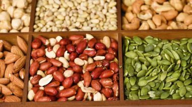 Fındık karışımının yakın çekim videosu.