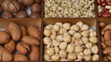 Fındık karışımının yakın çekim videosu.