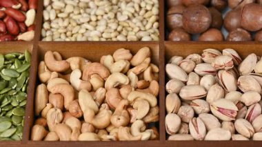 Fındık karışımının yakın çekim videosu.