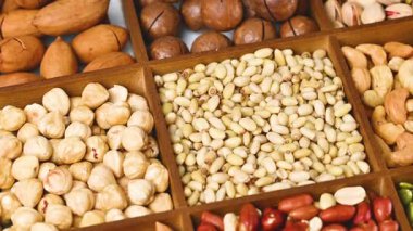 Fındık karışımının yakın çekim videosu.