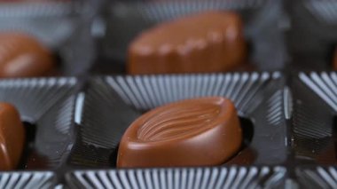 Çikolata şekerlerinin yakın çekim videosu