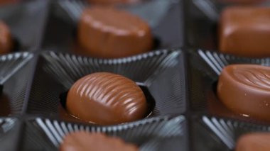 Çikolata şekerlerinin yakın çekim videosu