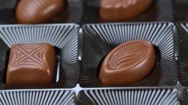 Çikolata şekerlerinin yakın çekim videosu