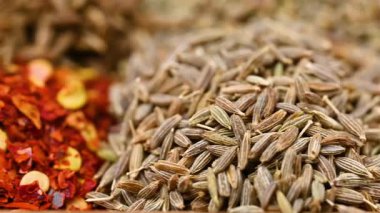 Bir baharat karışımının yakın çekim videosu