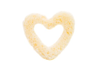 Beyaz arka plan üzerinde ekmek kalp