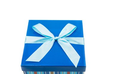 hediye kutusu bir yay ile ambalaj