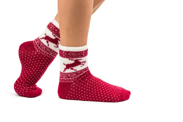 Nohy dlouho fena v pruhované ponožky izolované — Stock fotografie