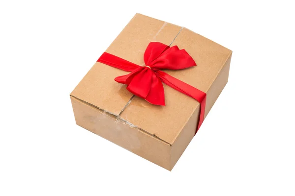 Liten present box wraped i återvunnet papper — Stockfoto