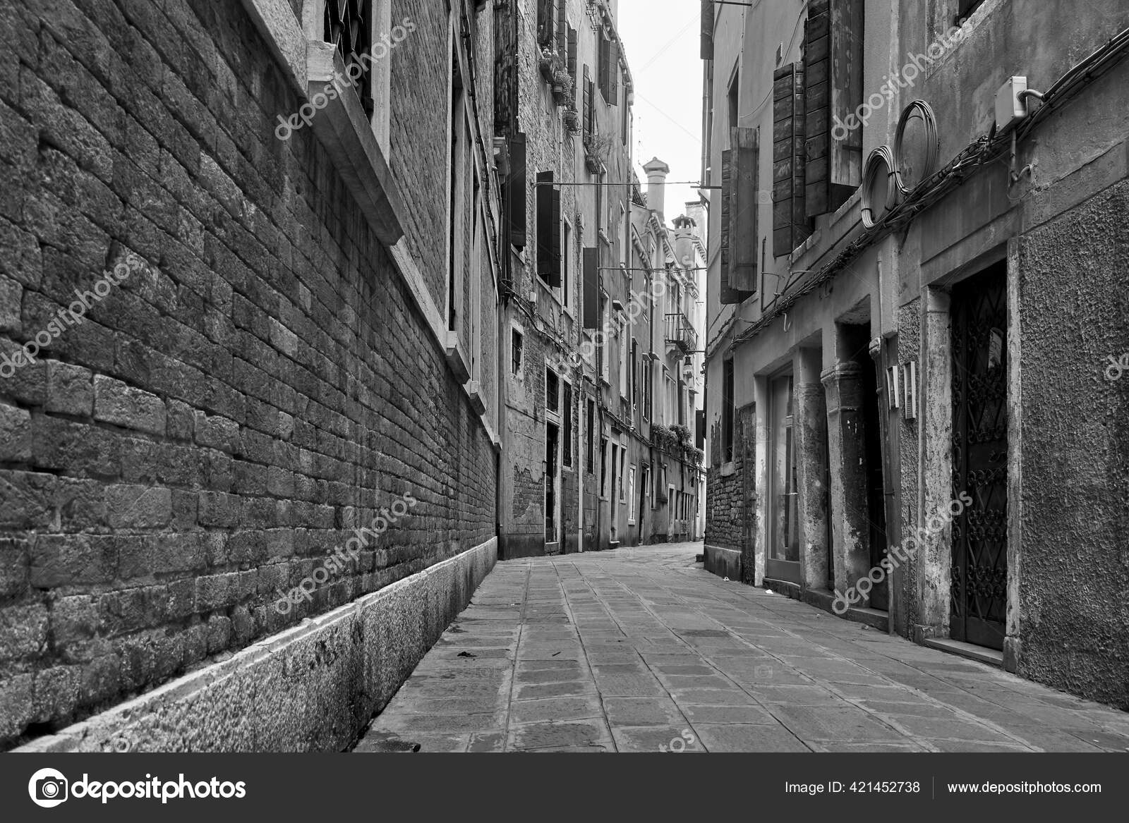 Perspective Rue Vide Venise Italie Photographie Urbaine Noir Blanc Image Libre De Droit Par Zoooom C Perspective Rue Vide Venise Italie Photographie Urbaine Noir Blanc Image Libre De Droit Par Zoooom C