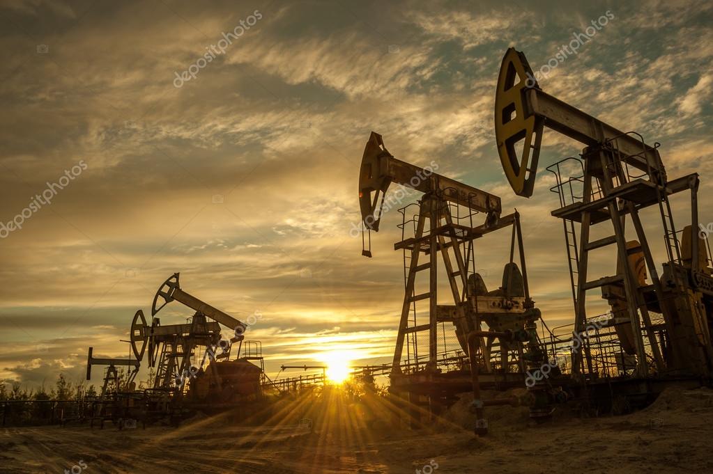 Нефтегазовое дело. Нефтяная промышленность. Добыча нефти. Нефтяная вышка. Нефтяна япромышленость.