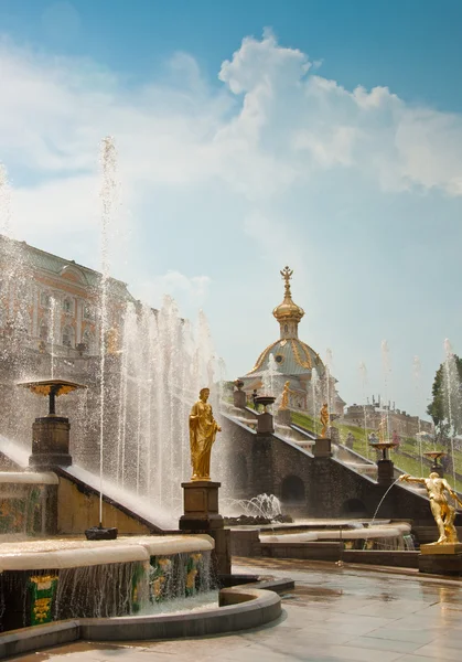 大瀑布在彼得夏宫，圣彼得堡，俄罗斯 — 图库照片
