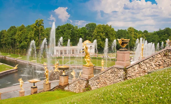 Μεγάλο καταρράκτη στο Peterhof, Αγία Πετρούπολη, Ρωσία — Φωτογραφία Αρχείου