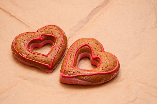 Deux gâteaux au miel en forme de cœur — Photo