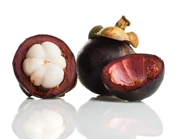 Mangosteen φρούτα, απομονωμένο — Φωτογραφία Αρχείου