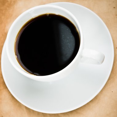 Bir fincan sıcak kahve.