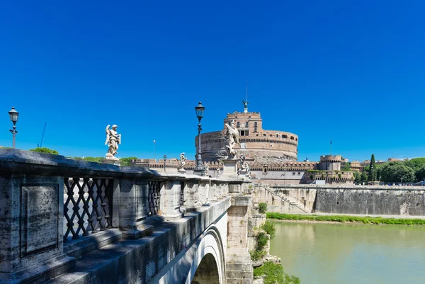 Engelsburg in rom, italien — Stockfoto