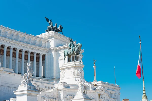 Equestrian monument to Victor Emmanuel II — Stock Photo, Image