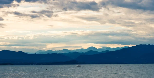 Lake Garda — Stock Photo, Image