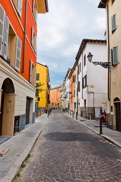 Straßenansicht in Parma. Italien — Stockfoto