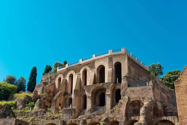 Římské ruiny v Římě, forum — Stock fotografie