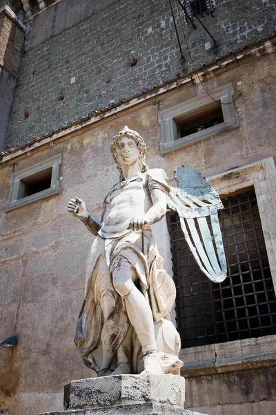 Standbeeld van een engel binnen kasteel sant'angelo — Stockfoto