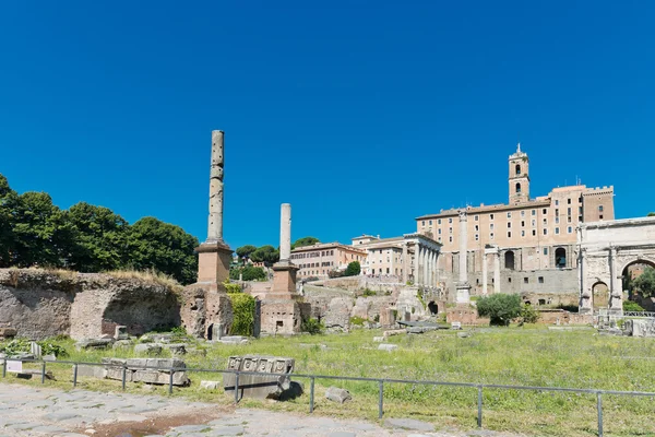 Romerska ruiner i Rom, forum — Stockfoto