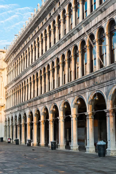 Vechio Procuratie v Benátkách v Itálii — Stock fotografie
