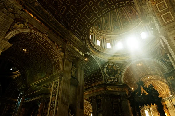 À l'intérieur de la basilique Saint-Pierre, Vatican Images De Stock Libres De Droits