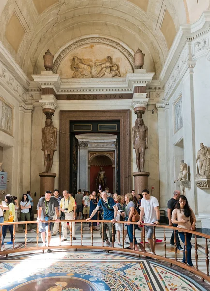 Turisti al Museo Vaticano — Foto Stock