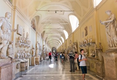 visitatori nei musei Vaticani