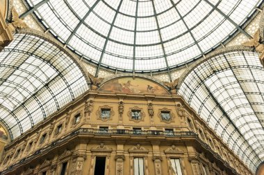dóm, a galleria vittorio Emanuele II