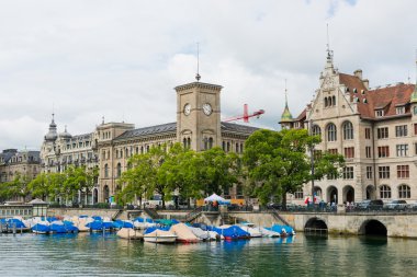Zürih'te Limmat Nehri