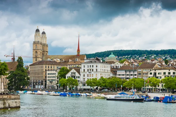 Řeka Limmat v Curychu — Stock fotografie