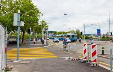 Quaibrucke Köprüsü