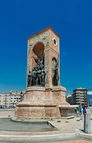 Monumento da República na Praça Taksim — Fotografia de Stock