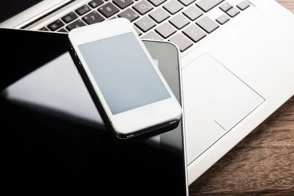 Telefono, tablet e laptop — Foto Stock