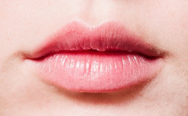 Dişi Dudaklar Yaklaş