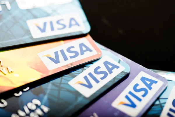 Cölöp-ból Visa hitelkártyát — Stock Fotó