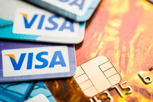 Куча кредитных карт Visa — стоковое фото
