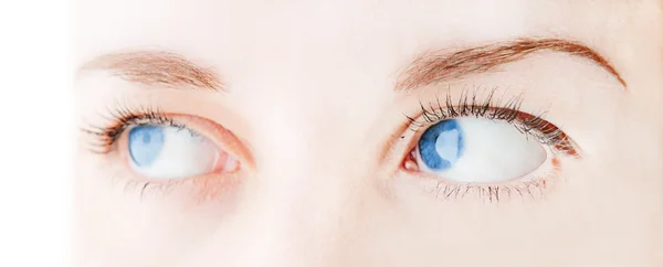 Weibliche Augen — Stockfoto