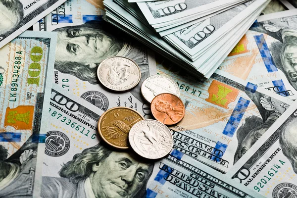 American banknotes and coins — Stock Photo, Image