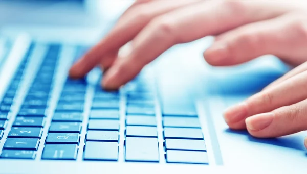 Typing hands on keyboard — Stock Photo, Image