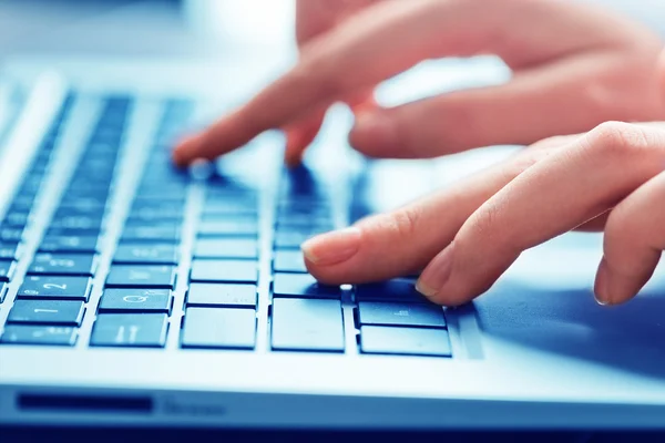 Typing hands on keyboard — Stock Photo, Image