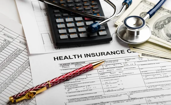 Koszty opieki zdrowotnej lub ubezpieczenie medyczne — Zdjęcie stockowe