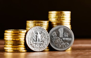 Çin Yuan sikke ve ABD Doları üç aylık dönem