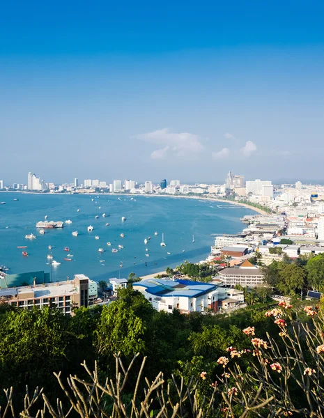 Praia de Pattaya e cidade de Pattaya — Fotografia de Stock