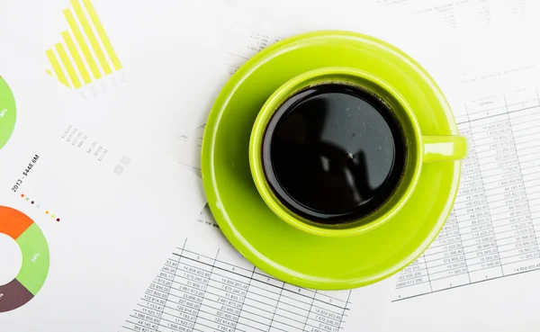 Escritório com xícara de café — Fotografia de Stock
